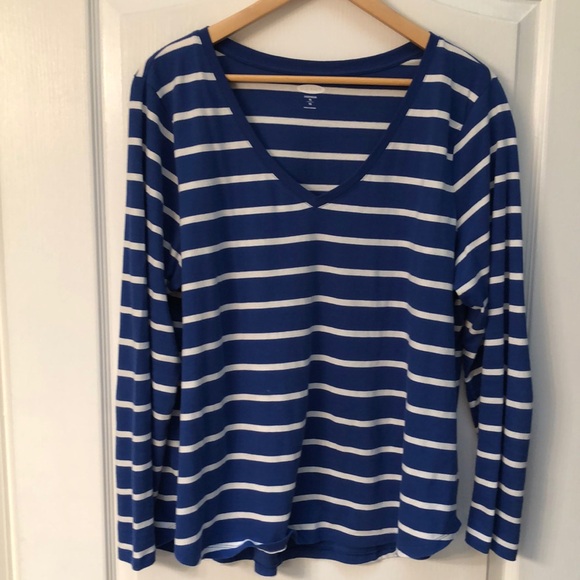 OLD NAVY Sporty V-Neck Top - NWOT - Picture 1 of 5